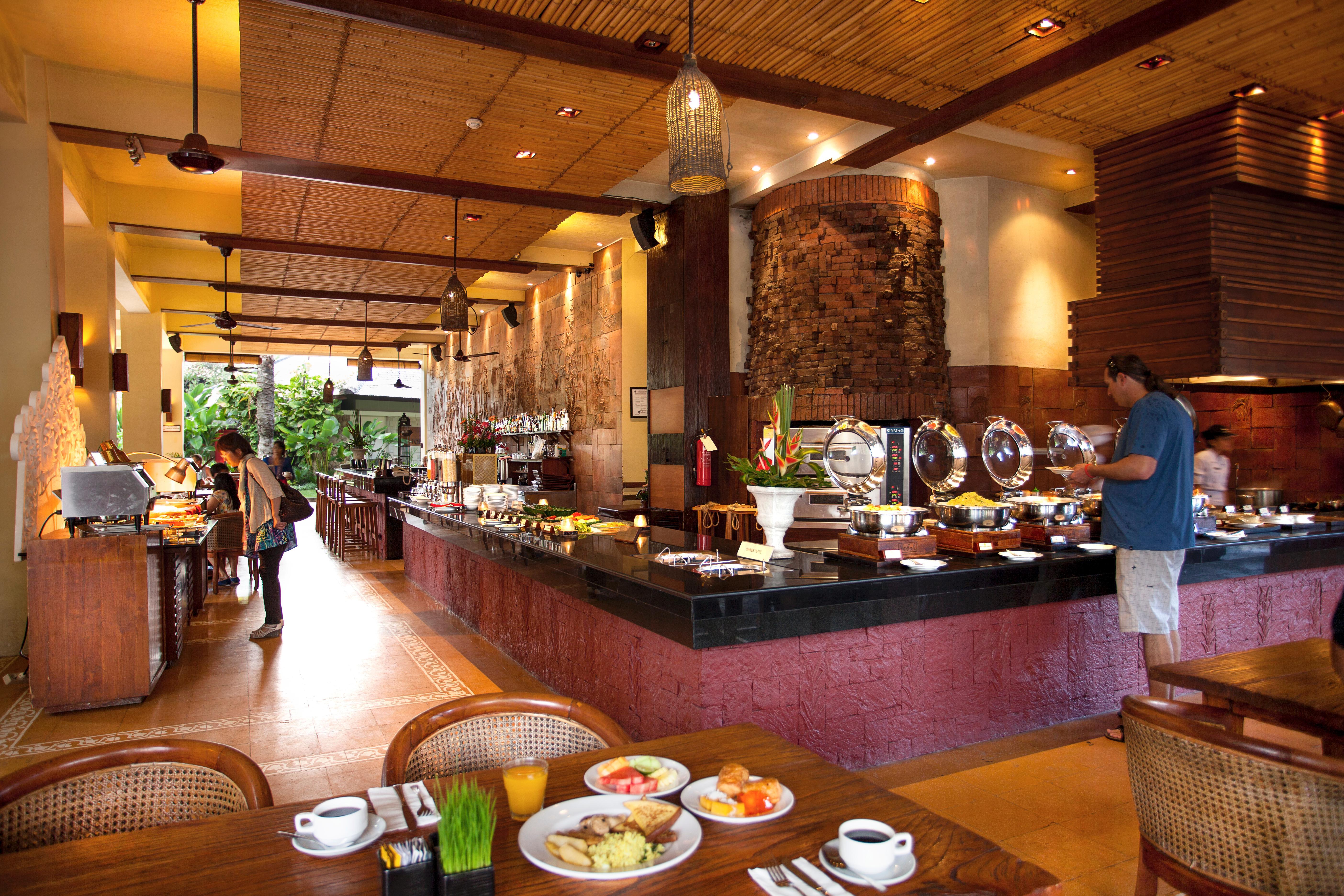Ramayana Suites And Resort Kuta  Ngoại thất bức ảnh The restaurant at the Royal Thai Police Cadet School