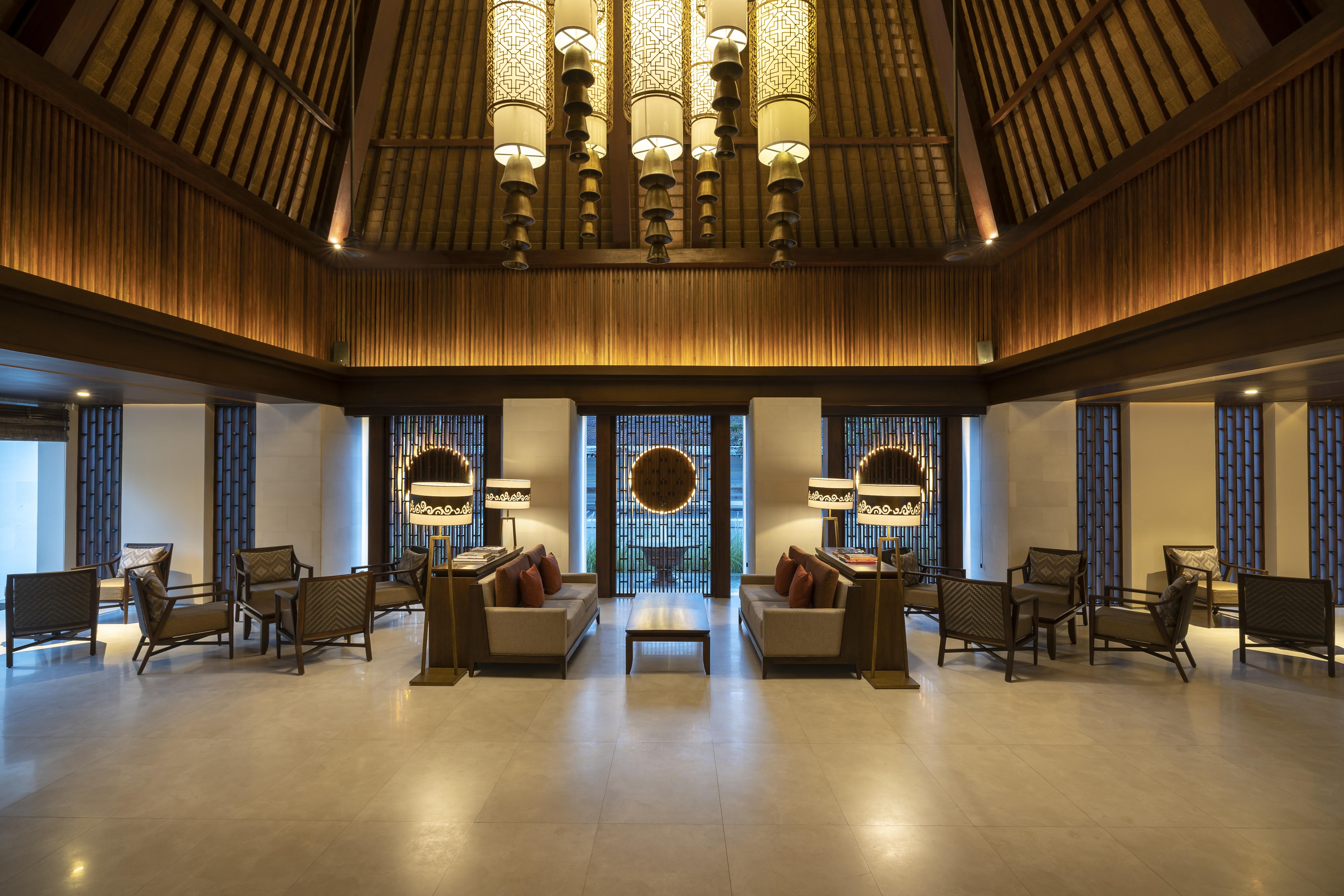 Ramayana Suites And Resort Kuta  Ngoại thất bức ảnh The interior of the lounge