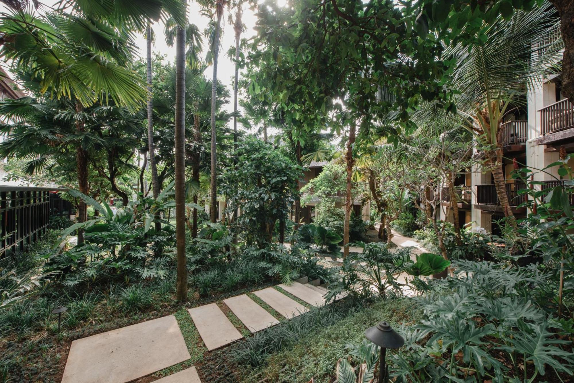 Ramayana Suites And Resort Kuta  Ngoại thất bức ảnh The garden of the house