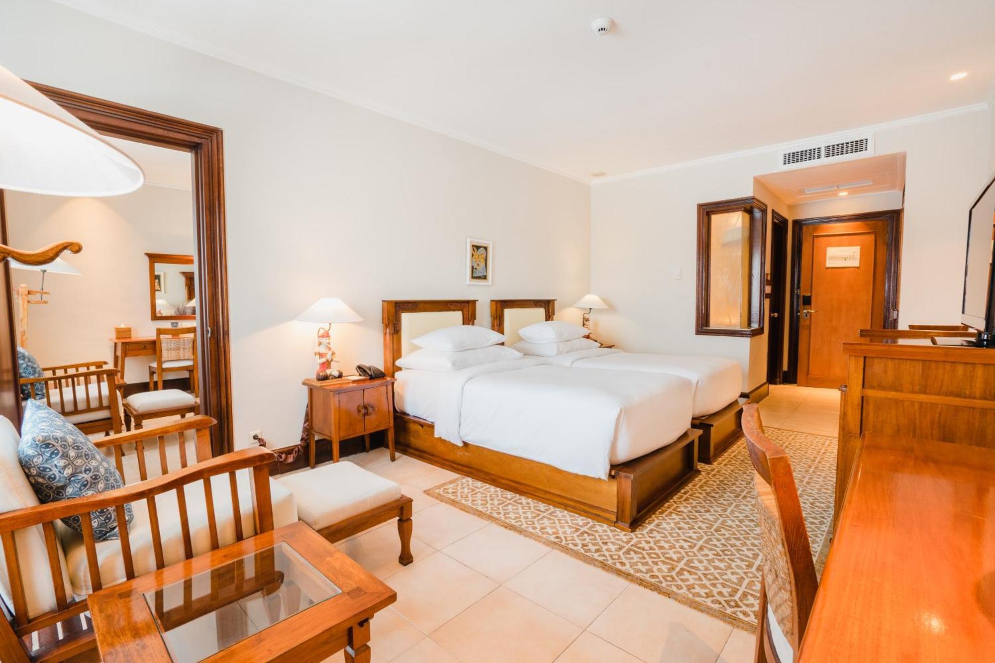 Ramayana Suites And Resort Kuta  Ngoại thất bức ảnh A room at the hotel