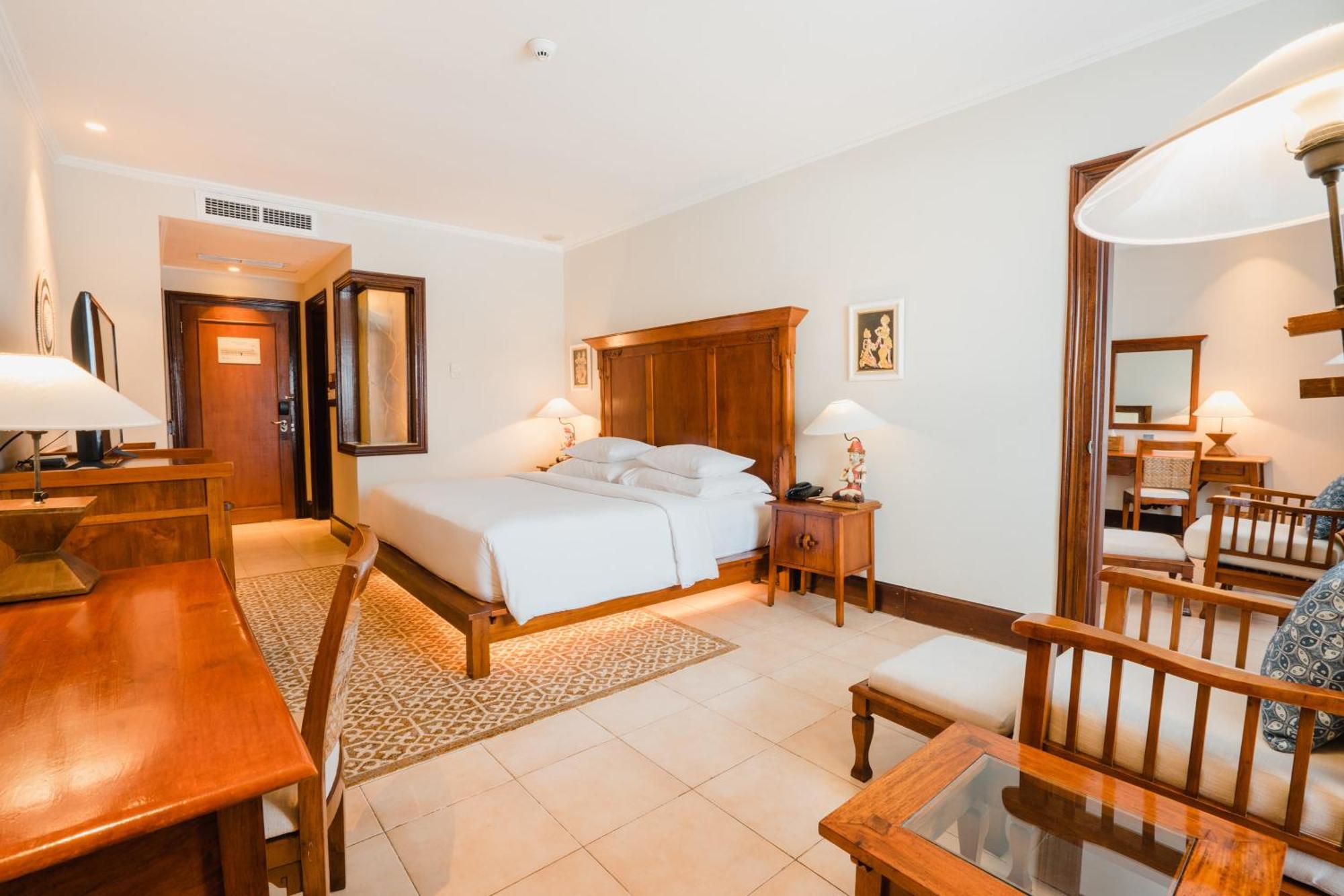 Ramayana Suites And Resort Kuta  Ngoại thất bức ảnh A room at the Taj Bengal