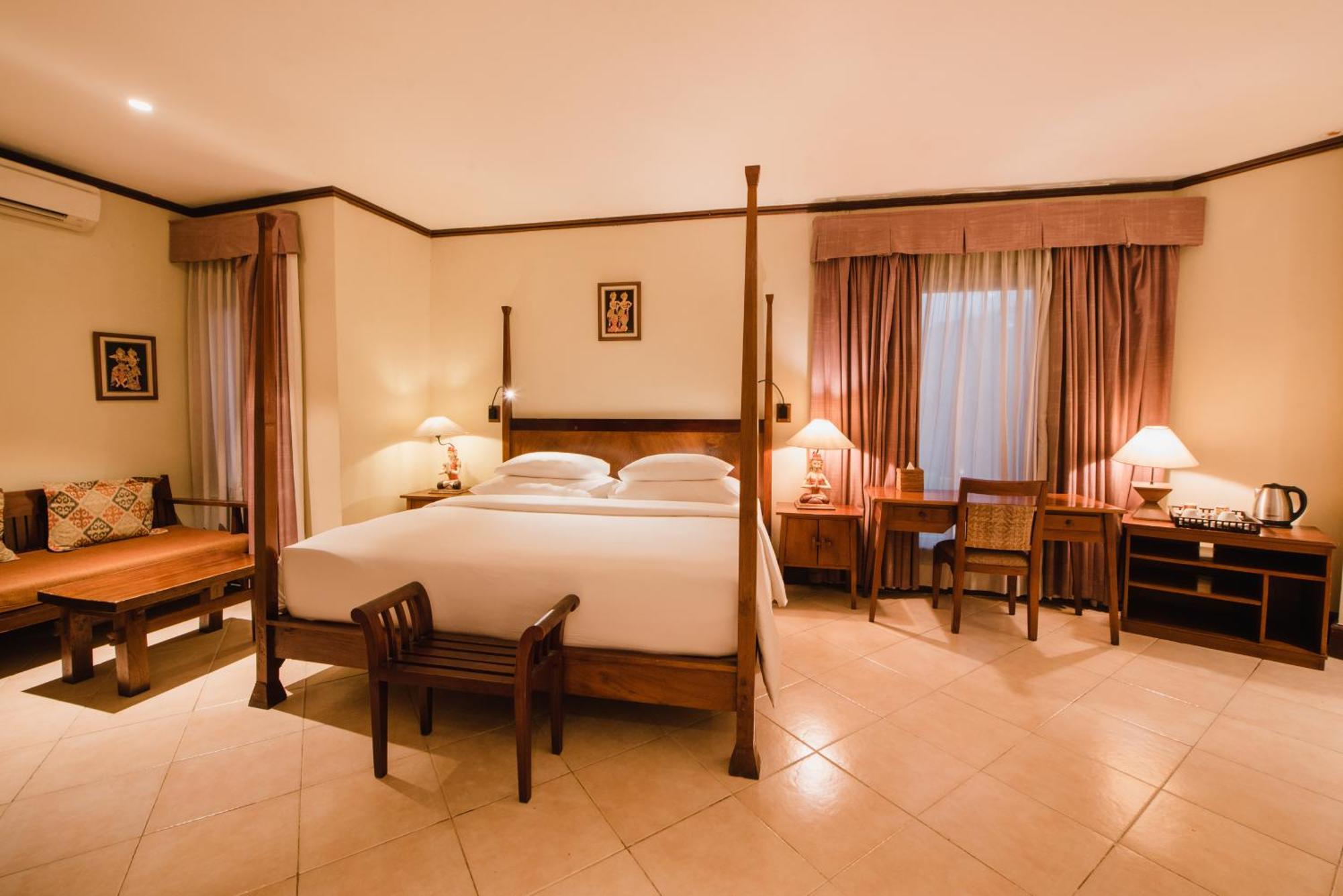 Ramayana Suites And Resort Kuta  Ngoại thất bức ảnh A room at the hotel
