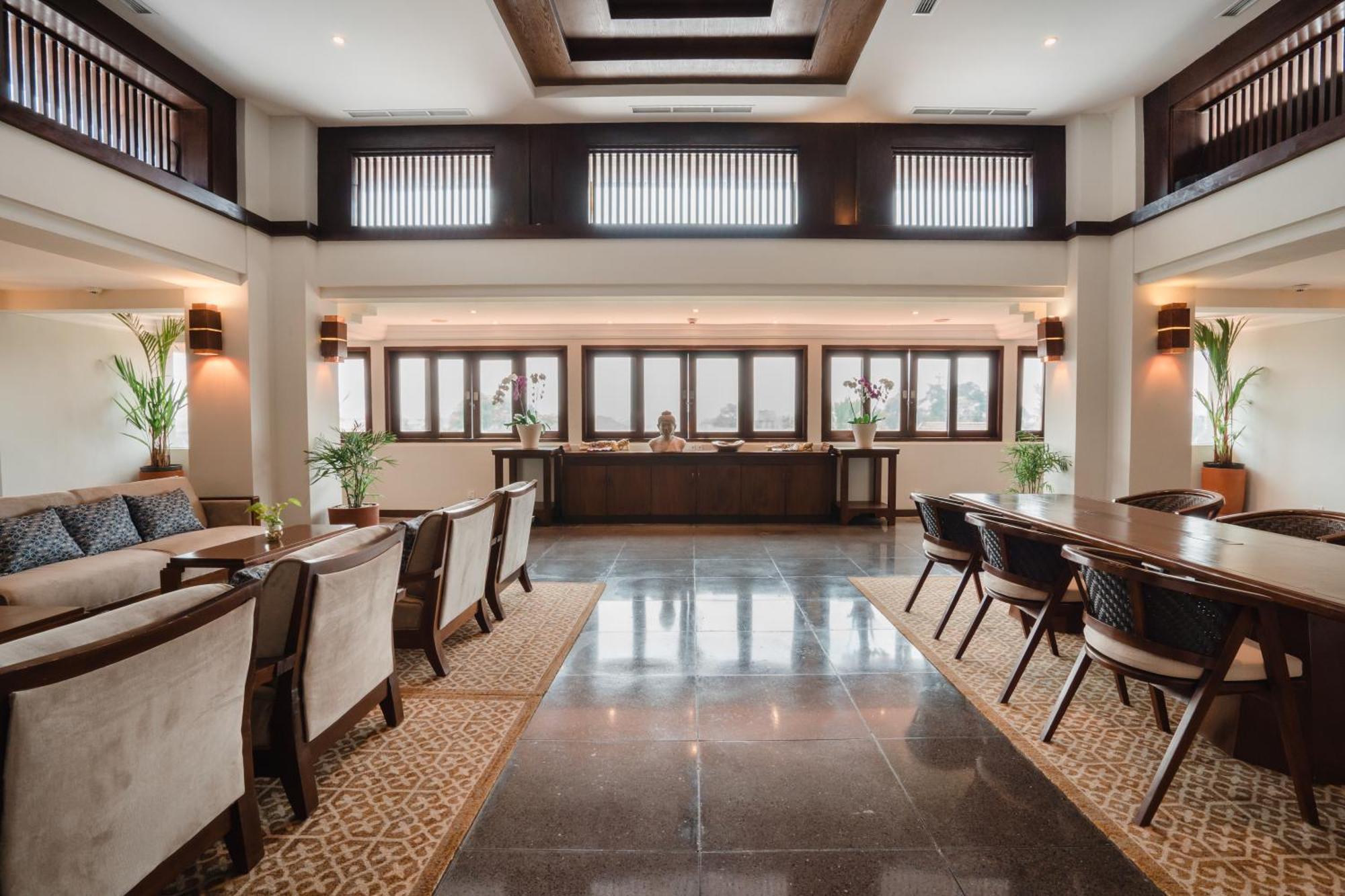 Ramayana Suites And Resort Kuta  Ngoại thất bức ảnh The interior of the hotel